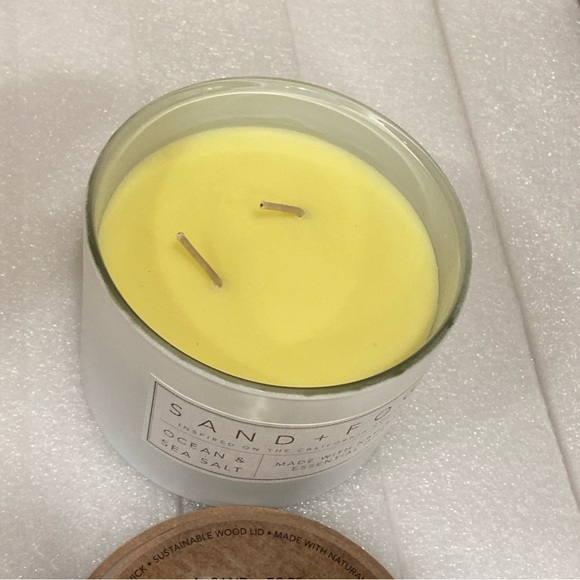 Sand + Fog Ocean & Sea Salt 12 oz 2 Wick Scented Candle - Picture 4 of 8